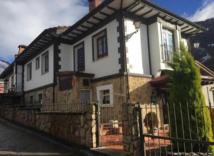 Hotel Restaurante La Carasca Orlé Buitenkant foto