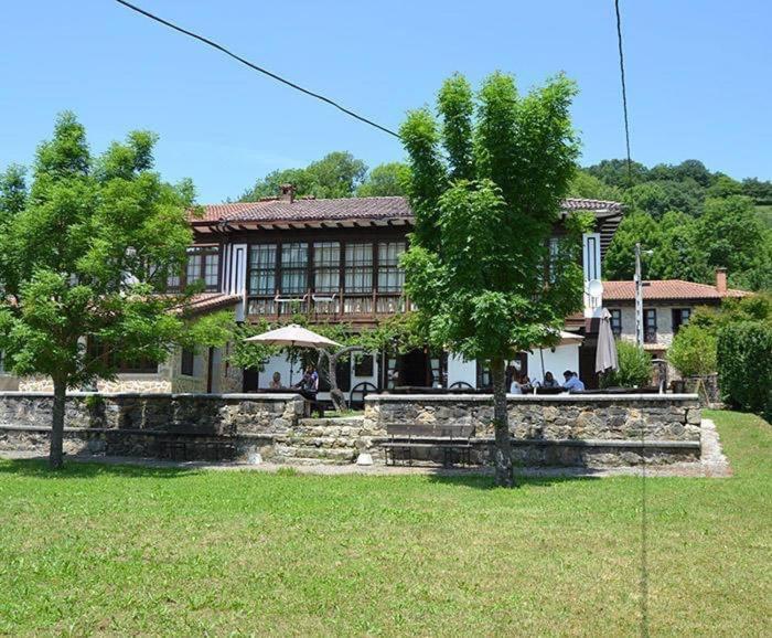 Hotel Restaurante La Carasca Orlé Buitenkant foto