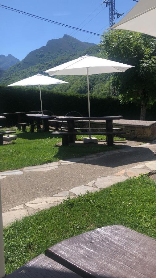 Hotel Restaurante La Carasca Orlé Buitenkant foto