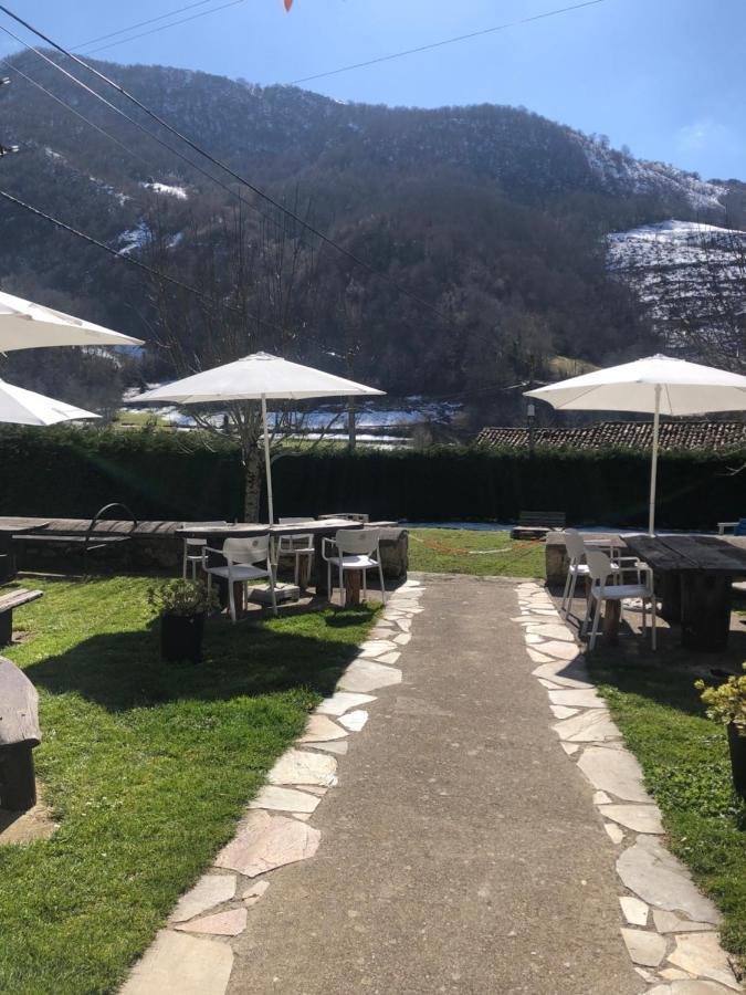 Hotel Restaurante La Carasca Orlé Buitenkant foto